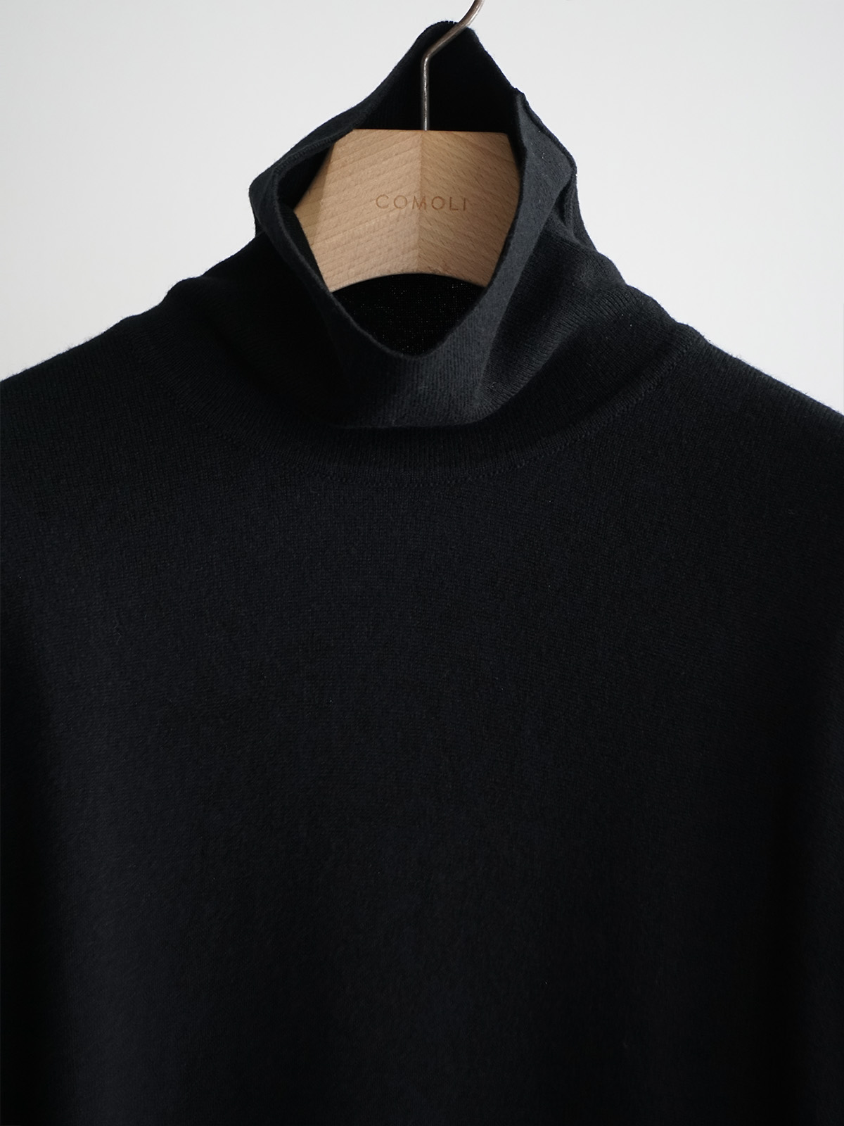 scott charters comoli turtleneck knit c3