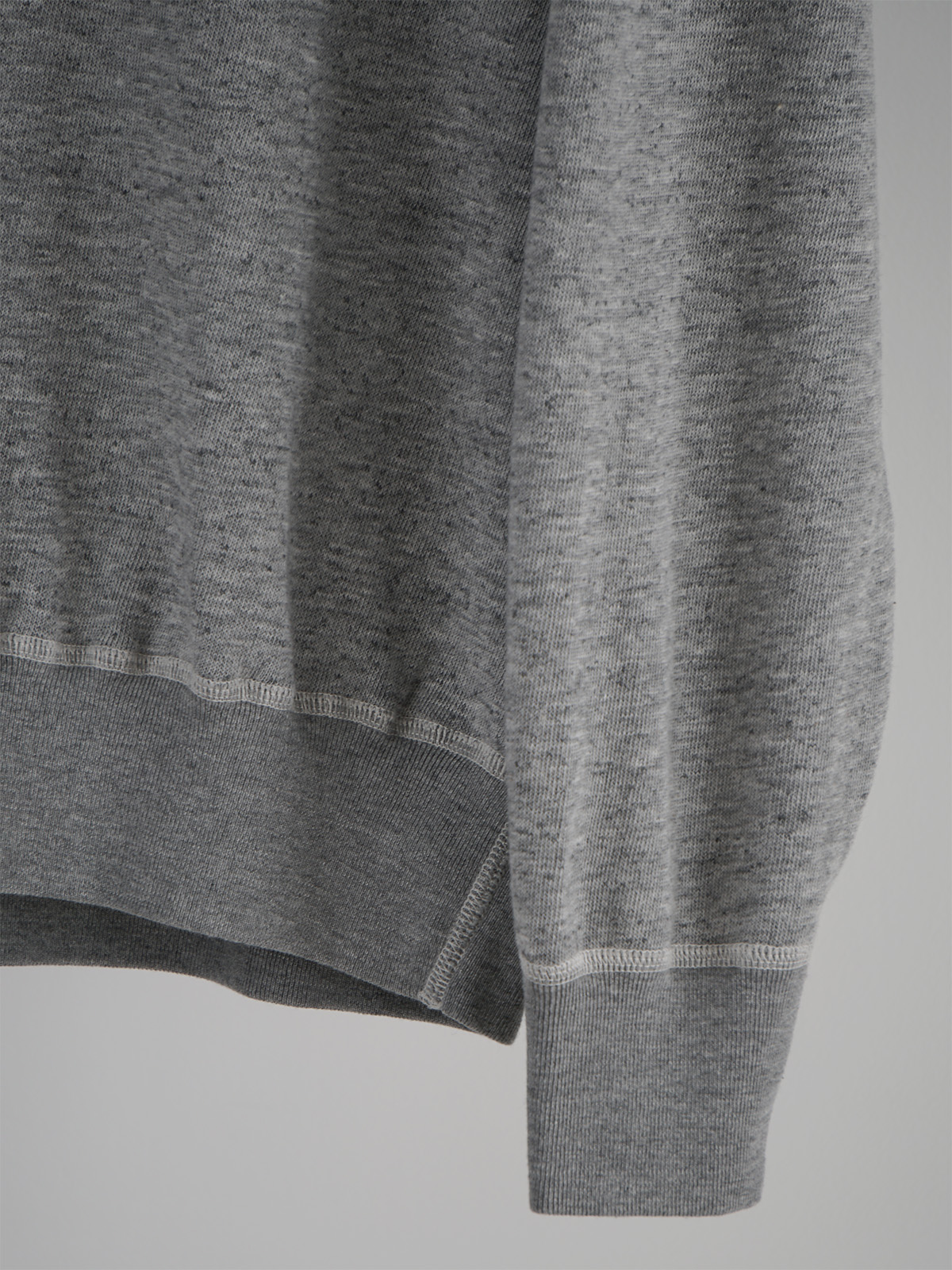 grey fleece sweat crewneck d6